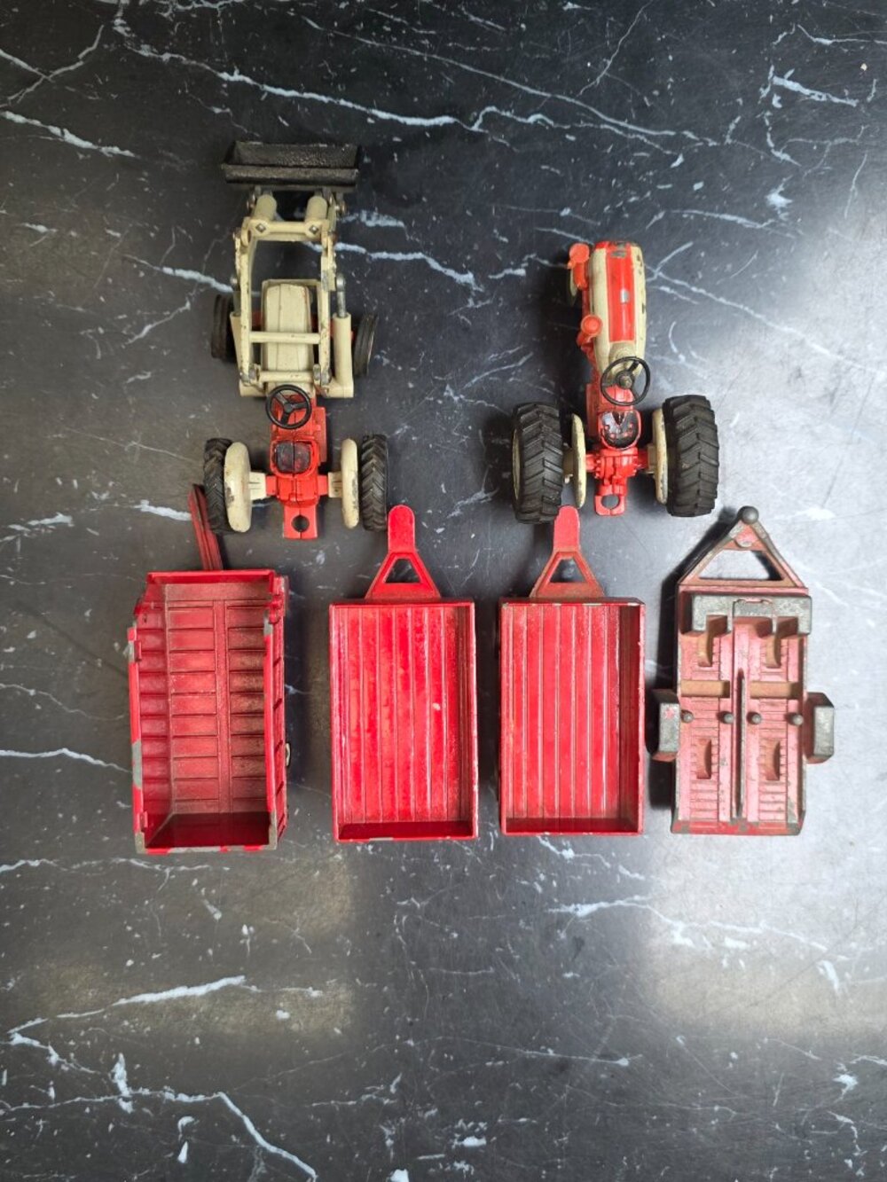Vintage ERTL & Tootsietoy Farm Toy Lot โ 6pc Tractors & Trailers